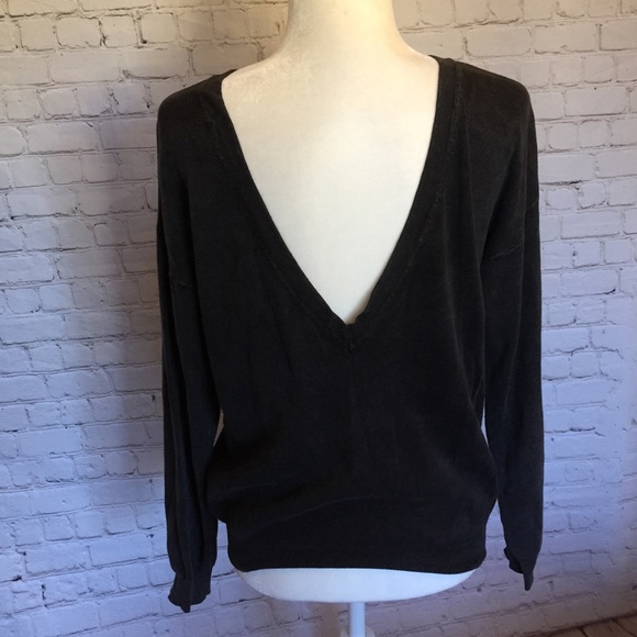 Callahan Anthropologie Soft V-Back Sweatshirt - Picture 5 of 16